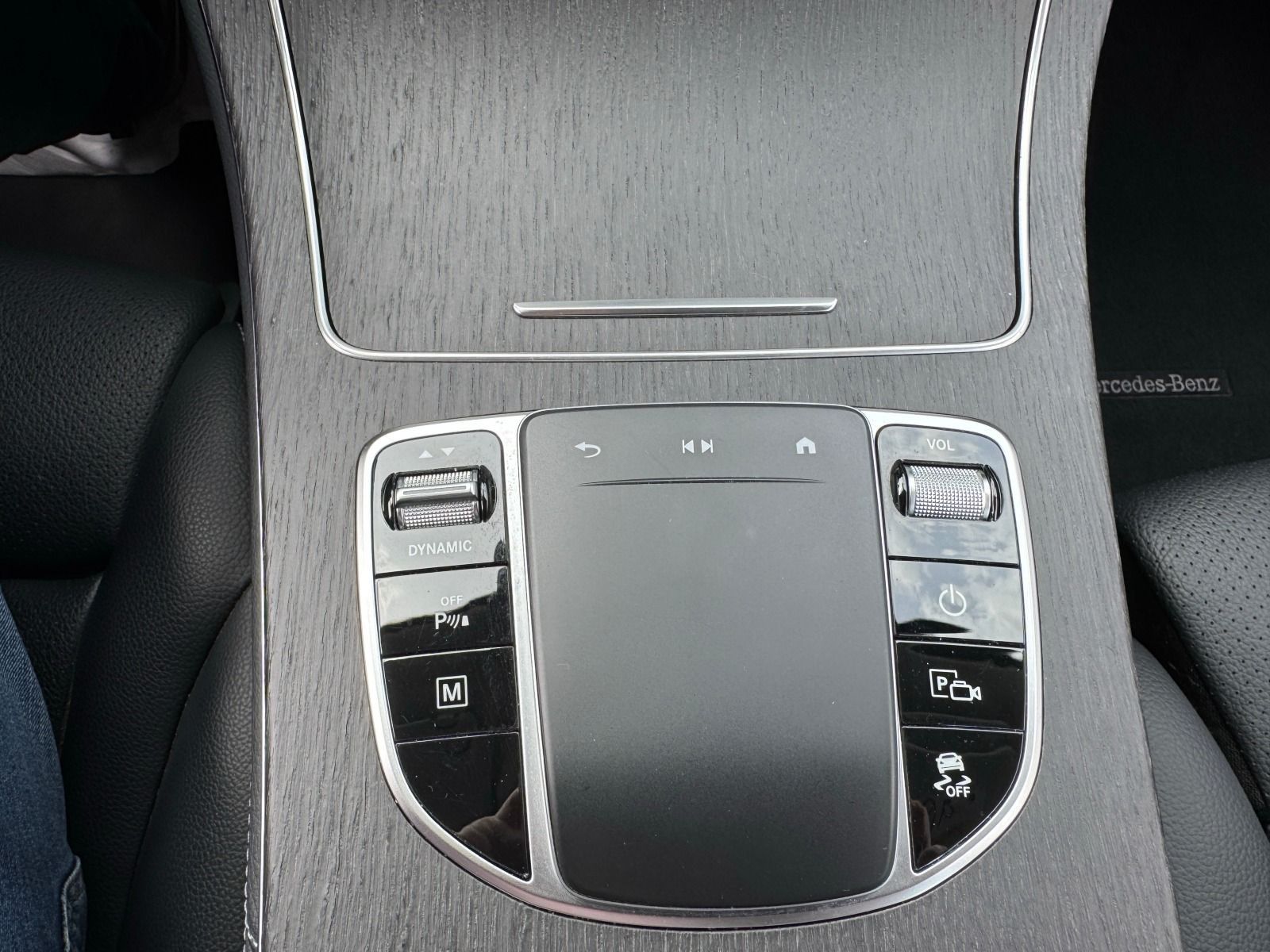 Fahrzeugabbildung Mercedes-Benz GLC 300 e 4Matic*RFK*eHeck*