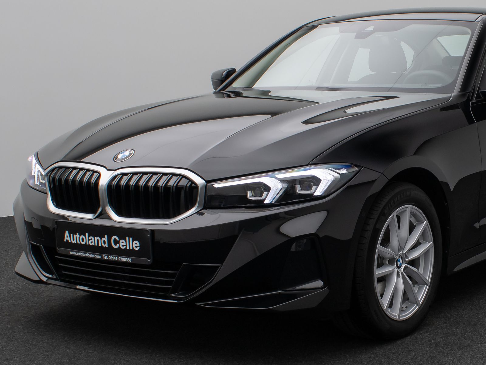 Fahrzeugabbildung BMW 318i Kamera Widscreen DAB Alarm Sportlenkrad LED