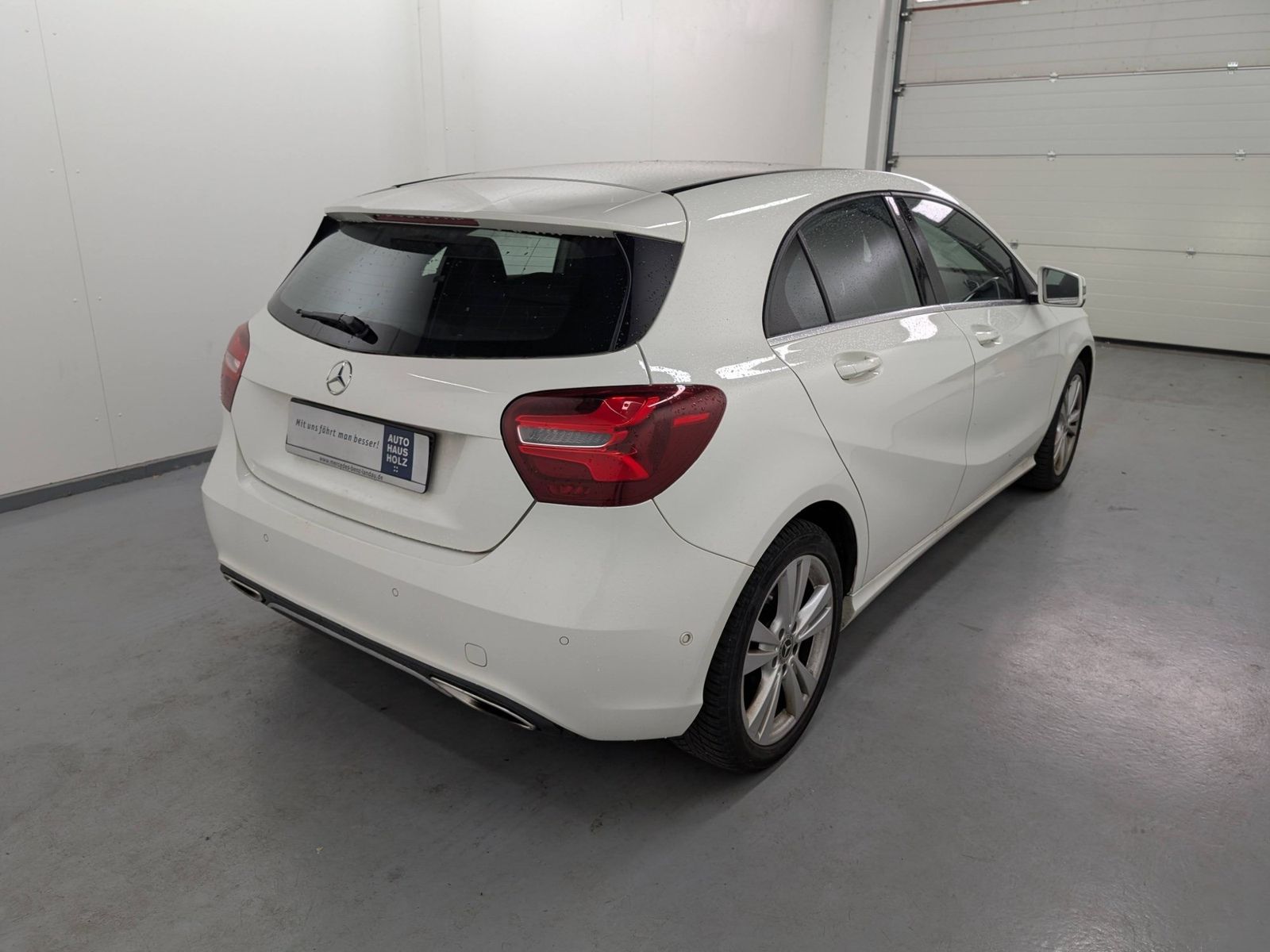 MERCEDES-BENZ A 180 1.6 Urban Navi LED Klima SHZ – Bild 4