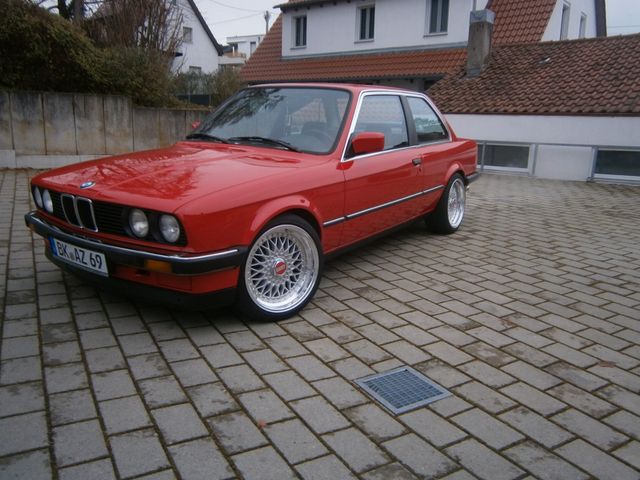 BMW 325 COUPE AUTOMATIK MIT NEU LACKIERUNG KEIN ROST