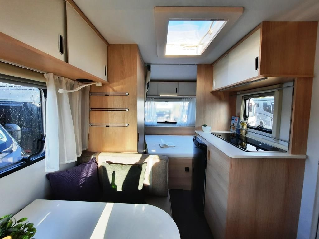 Fahrzeug Übersicht 6 Fahrzeugabbildung Adria Aviva 400 PS 1.Hand/sehr gepflegt