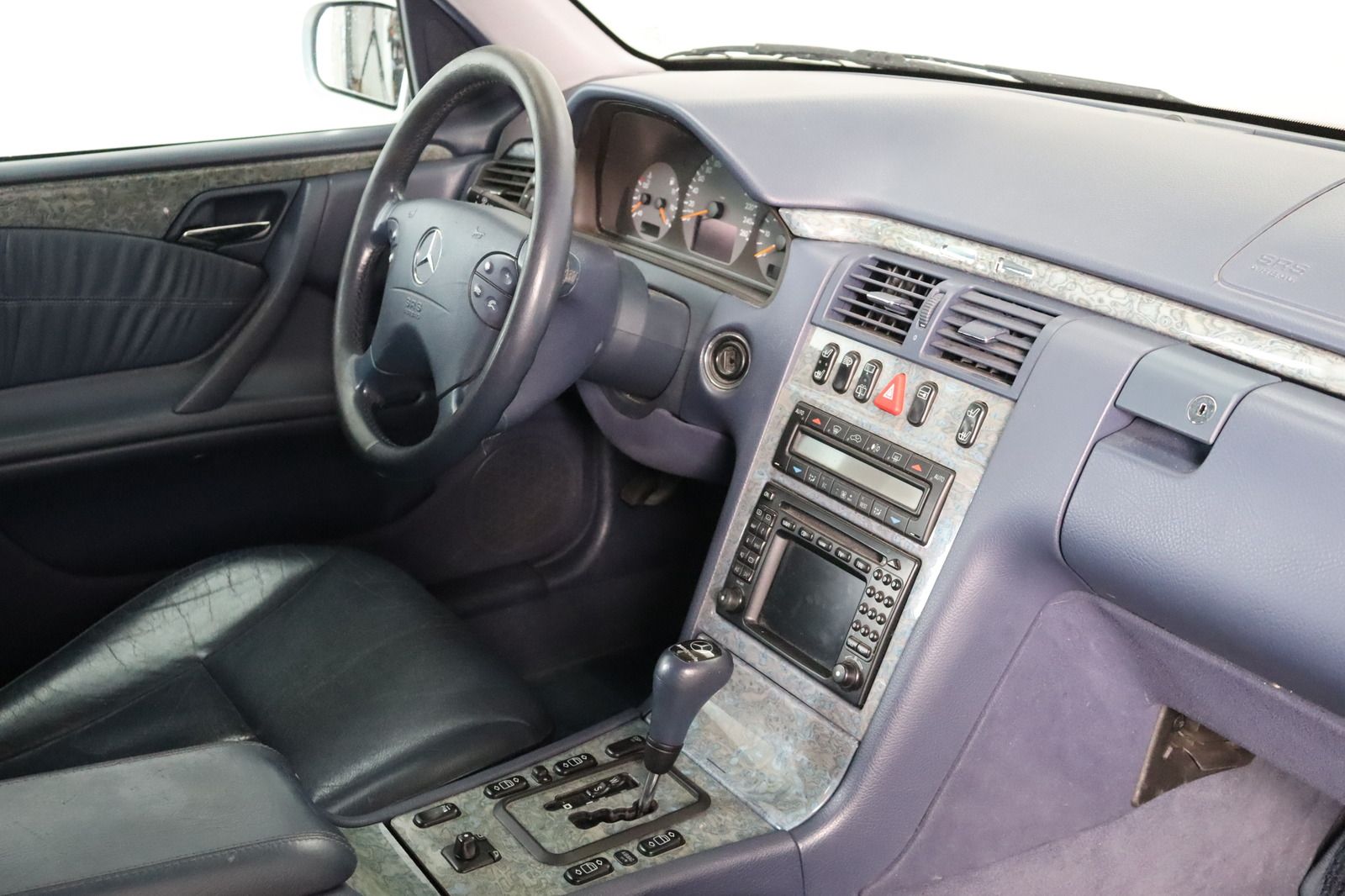 Fahrzeugabbildung Mercedes-Benz E 280 T 4MATIC AVANTGARDE * Xenon * HU/AU 01.27