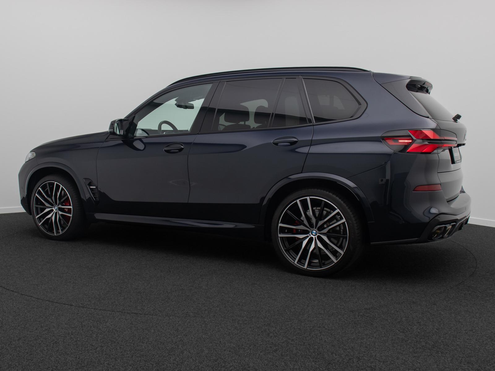 BMW X5 M60i SkyLoung 360° H/K Massage Individual 22"