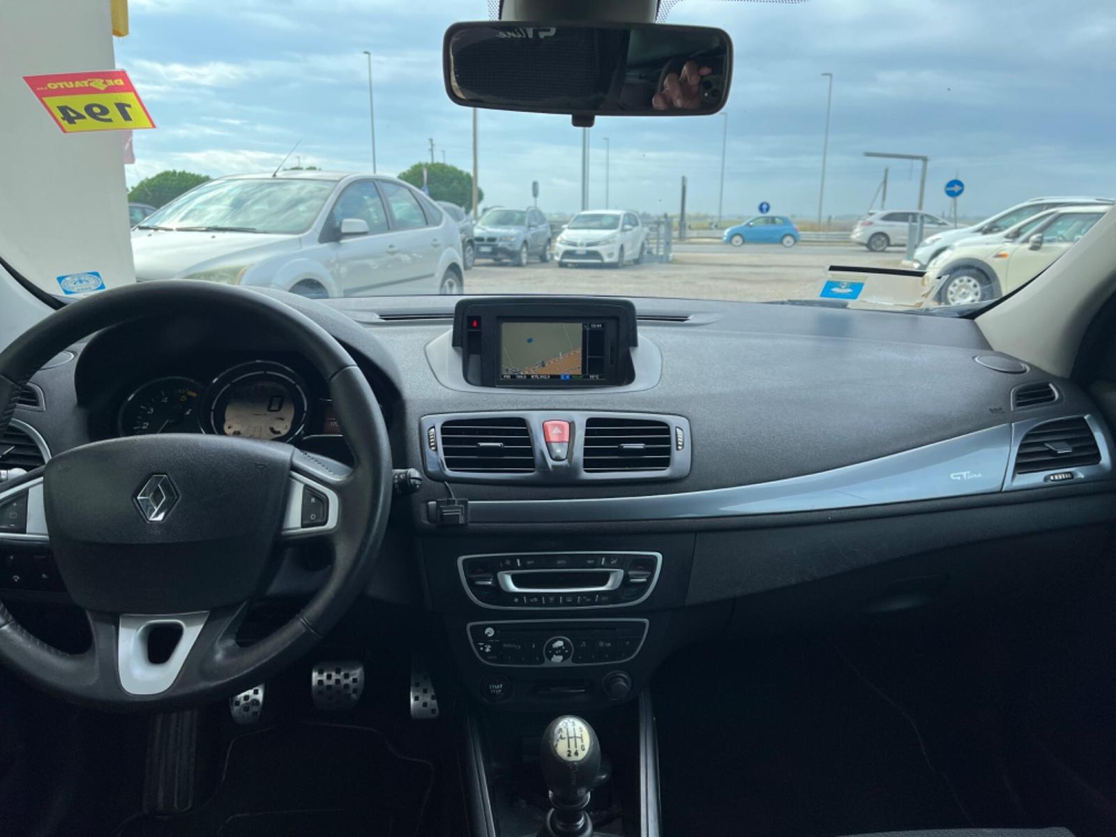 Renault Megane 2011 — photo 9