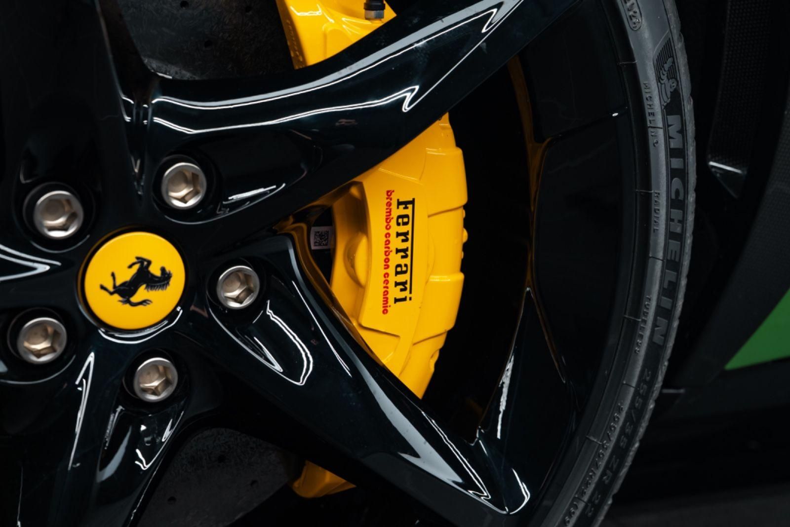 Fahrzeugabbildung Ferrari Purosangue V12 FULL CARBON/LIFT/MASSAGE/STOCK