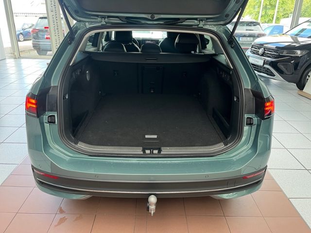 Fahrzeugabbildung Volkswagen Passat Variant 1.5 eTSI DSG BUSINESS NAV AHK KAM