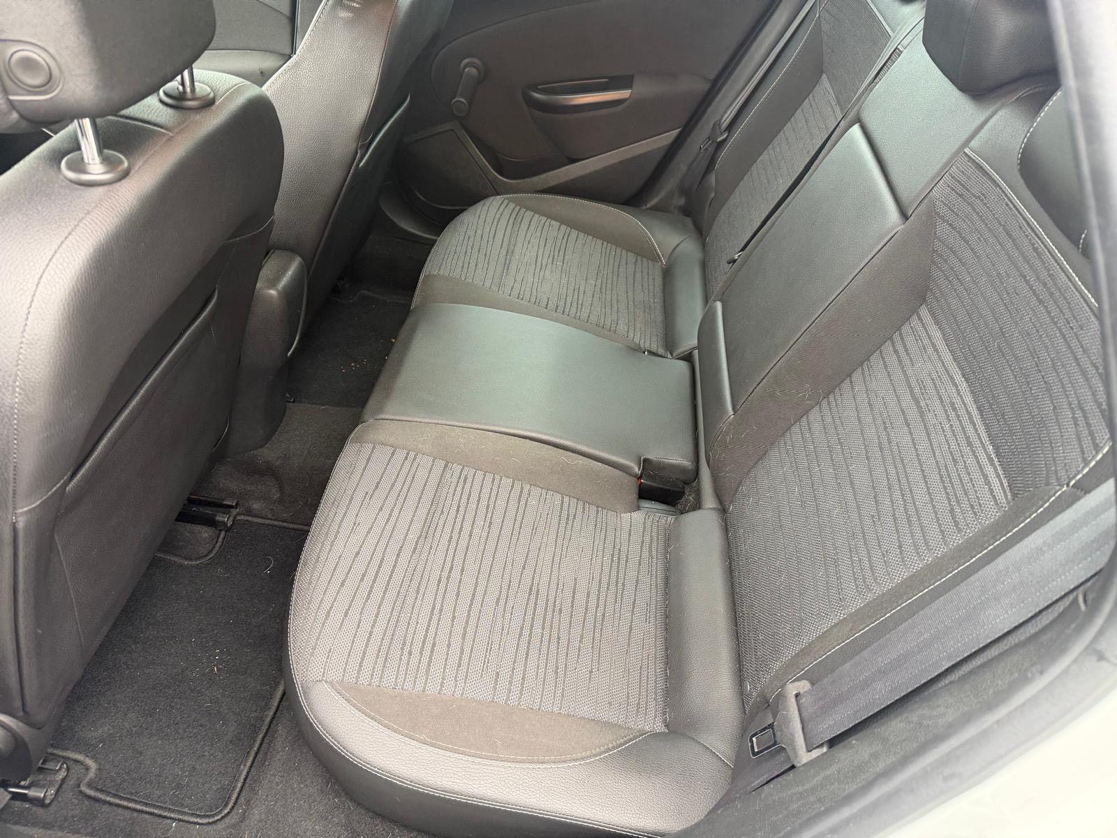 Opel Astra 2015 — photo 12