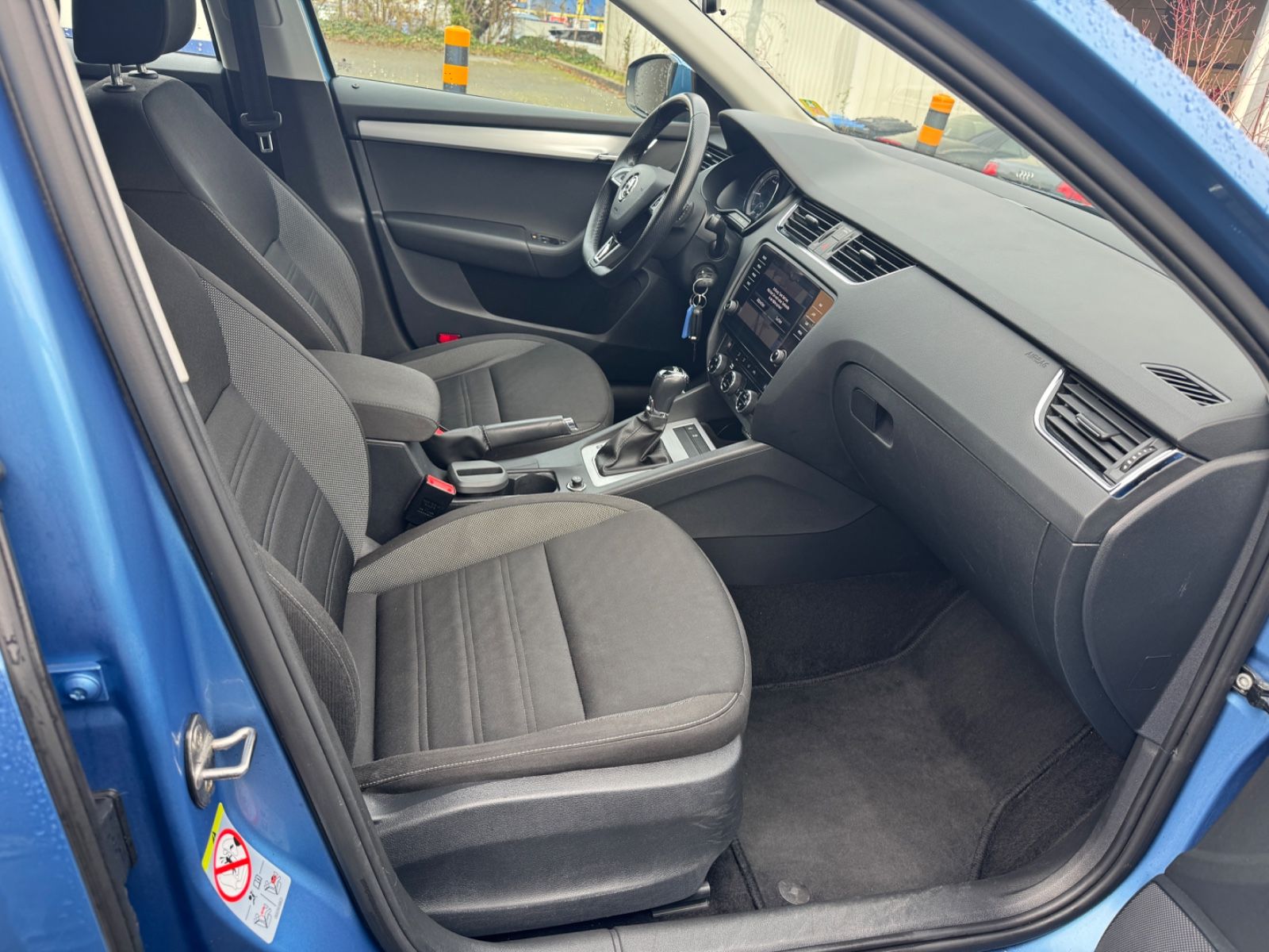 Fahrzeugabbildung SKODA Octavia Combi Ambition DSG+Navi+Alu