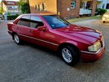 Mercedes-Benz Mercedes c220 Elegance - Mercedes-Benz C 220 mit Benzin-Antrieb