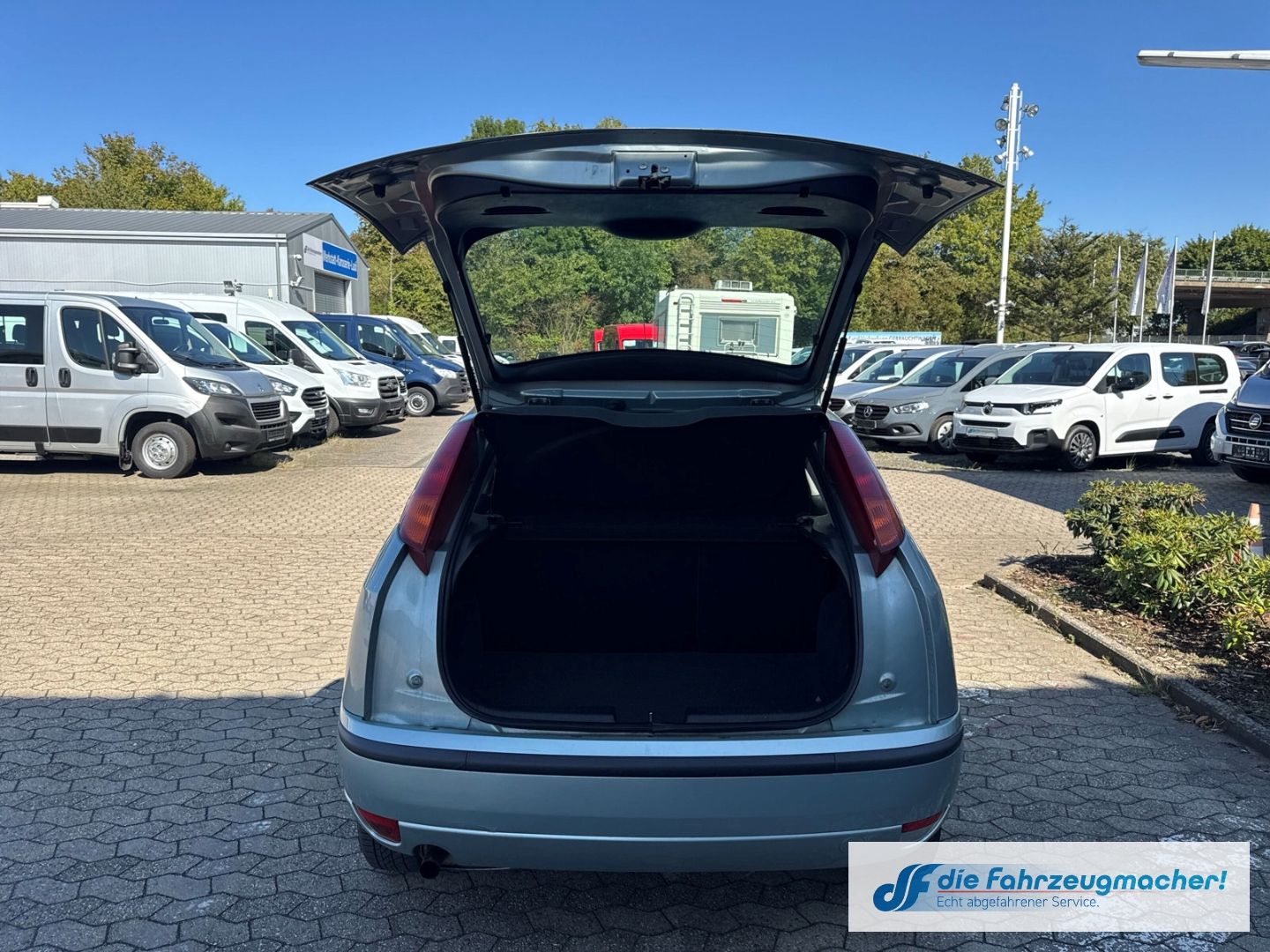 Fahrzeugabbildung Ford Focus Finesse Klima Beheizb. Frontsch. *EXPORT