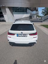 BMW 330i Touring M Sport, DA Prof, Laser, AHK - BMW 330 Gebrauchtwagen in München