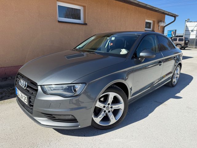 AUDI A3 2.0 TDI Limousine quattro Xenon Navi 
