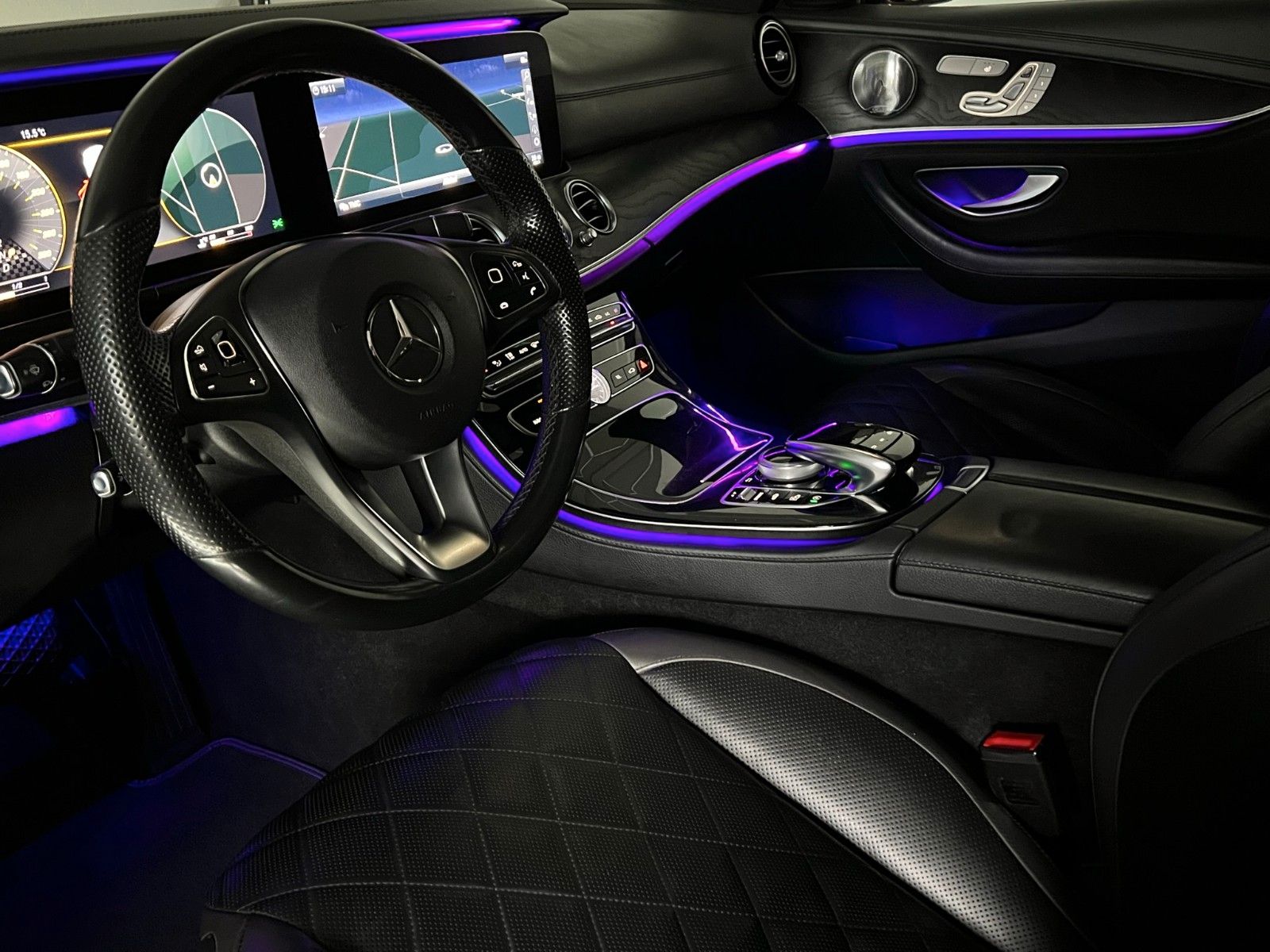 Fahrzeugabbildung Mercedes-Benz E 350 d AMG-LINE/MASSAGE/BURMESTER/DESIGNO/WIDE