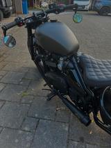 Triumph Bonneville Bobber CUSTOM - TRIUMPH CUSTOM