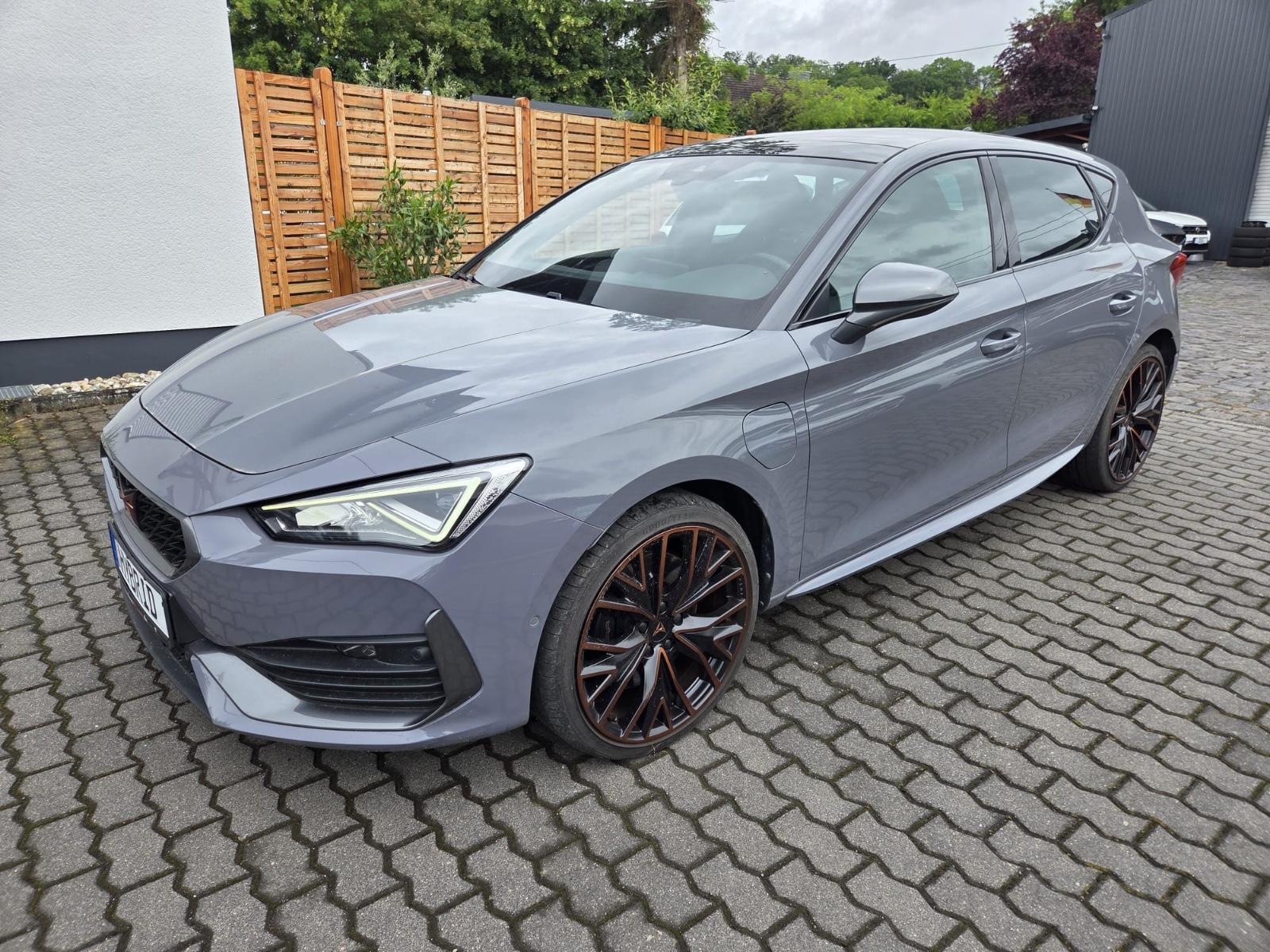 Cupra Leon  e-Hybrid Pano  DCC 19er RFK XL uvm....