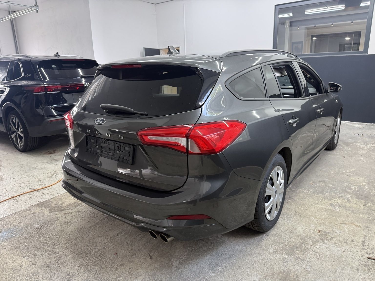Fahrzeugabbildung Ford Focus Turnier ST-Line / Hagelschlag