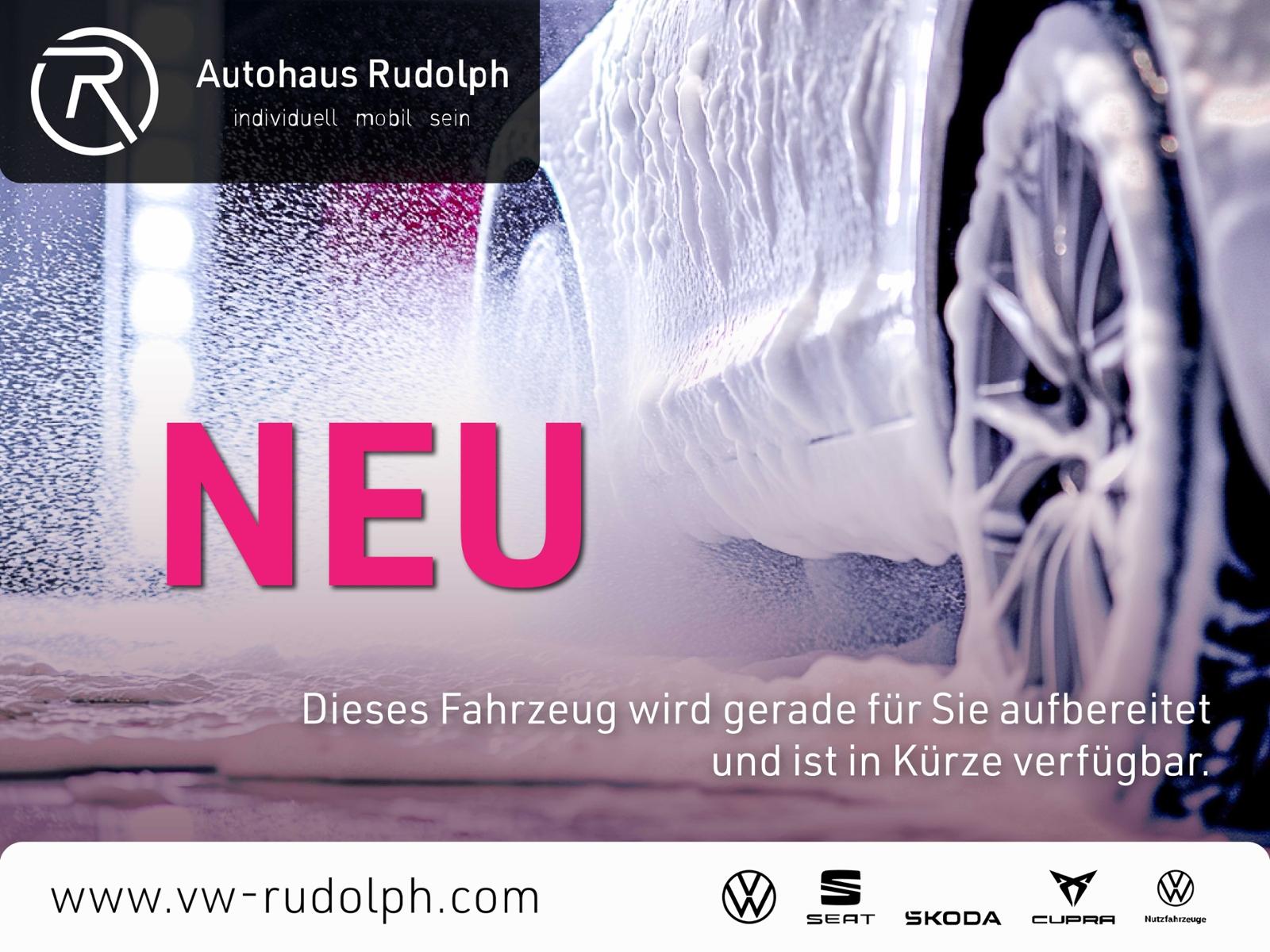 Volkswagen Golf VIII Variant 2.0 TDI DSG Life / Navi AHK