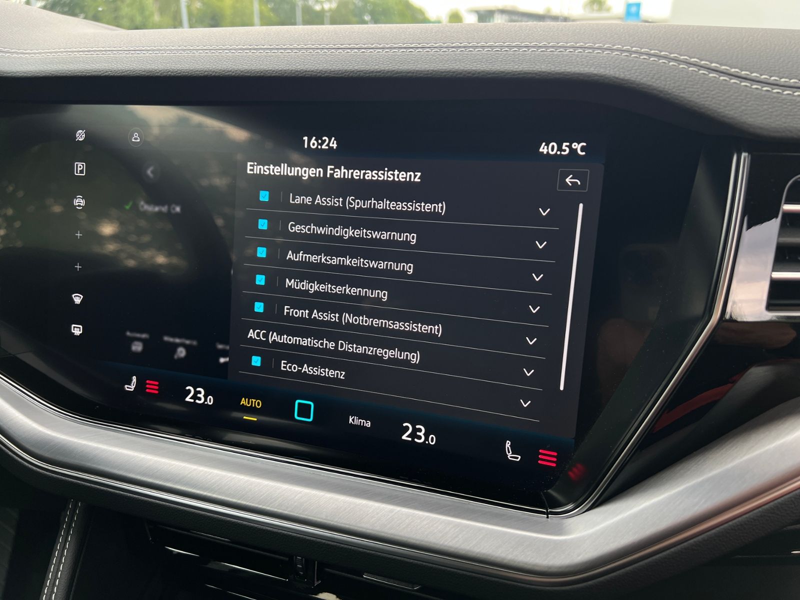 Fahrzeugabbildung Volkswagen Touareg 3.0 TDI 4MOTION *AHK,Luft,Leder,ACC,Kame