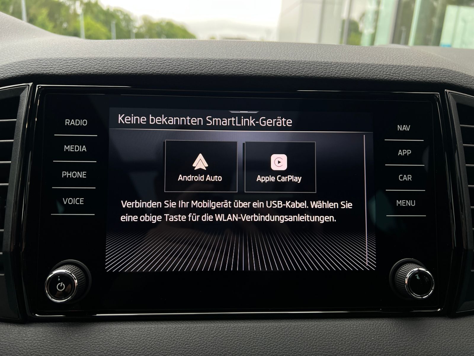 Fahrzeugabbildung SKODA Karoq Sportline 2.0 TSI 4x4 DSG *Panorama, AHK,