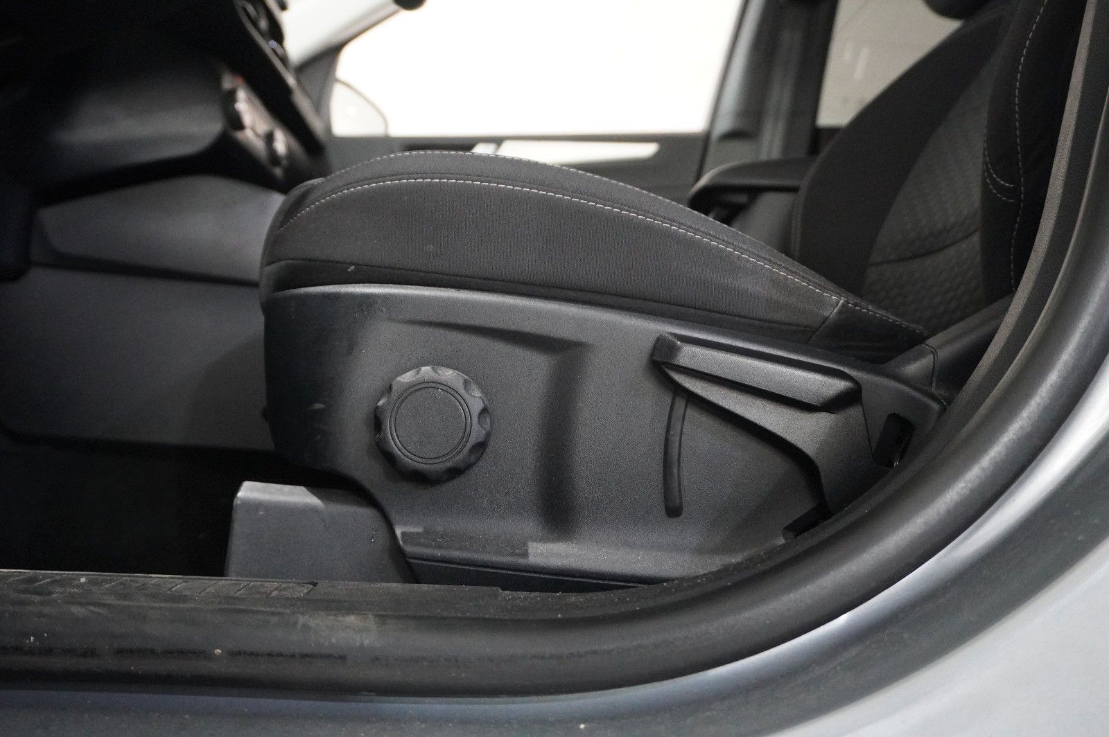Fahrzeugabbildung Ford Kuga 1.5D COOL & CONN. NAVI/LED/SHZ/TEMP./NEBEL