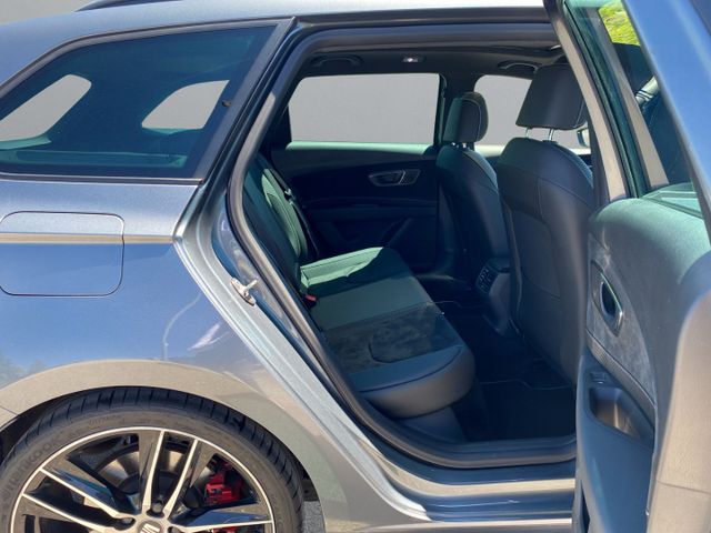Leon ST Cupra 300 *LED+NAVI+PANO+SHZ+PDC+1.HAND*