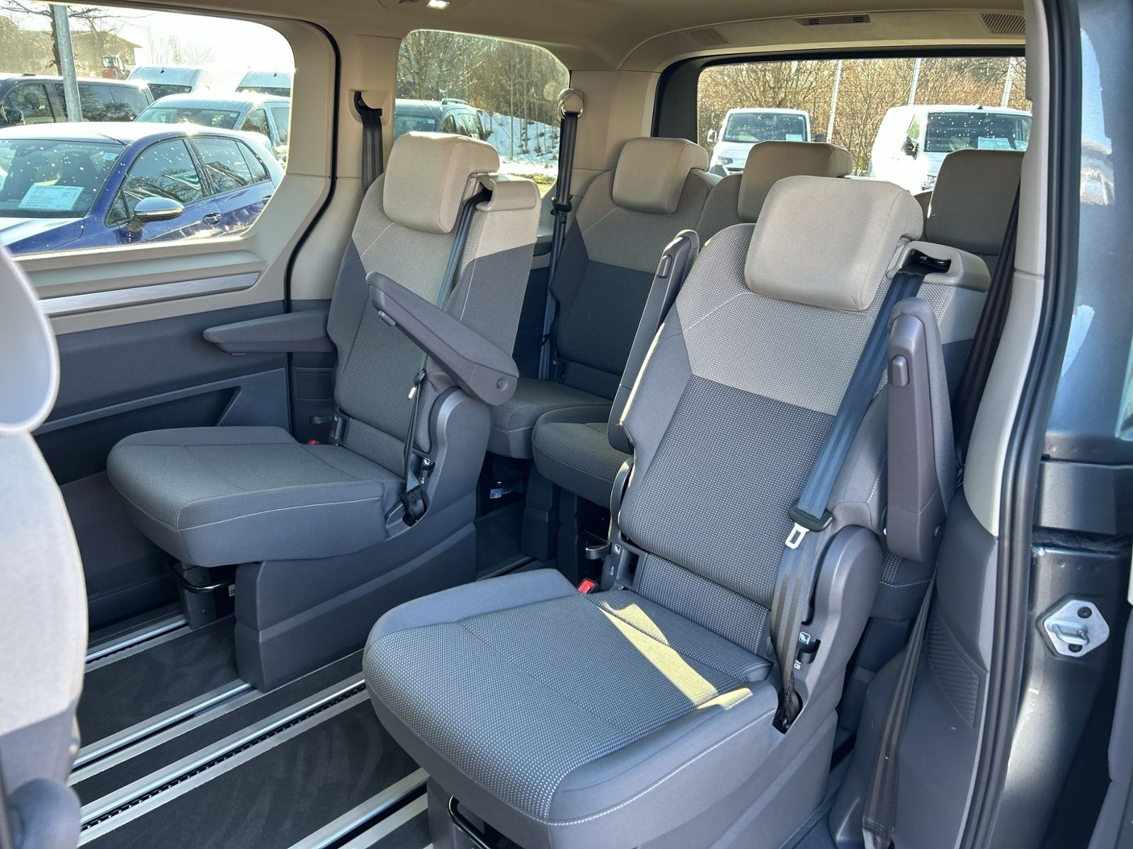 T7 Multivan 2.0 TDI Life kurz, AHK, Discover Pro