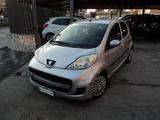 Peugeot 107 1.0 68CV 5p. Desir - silberne Peugeot 107