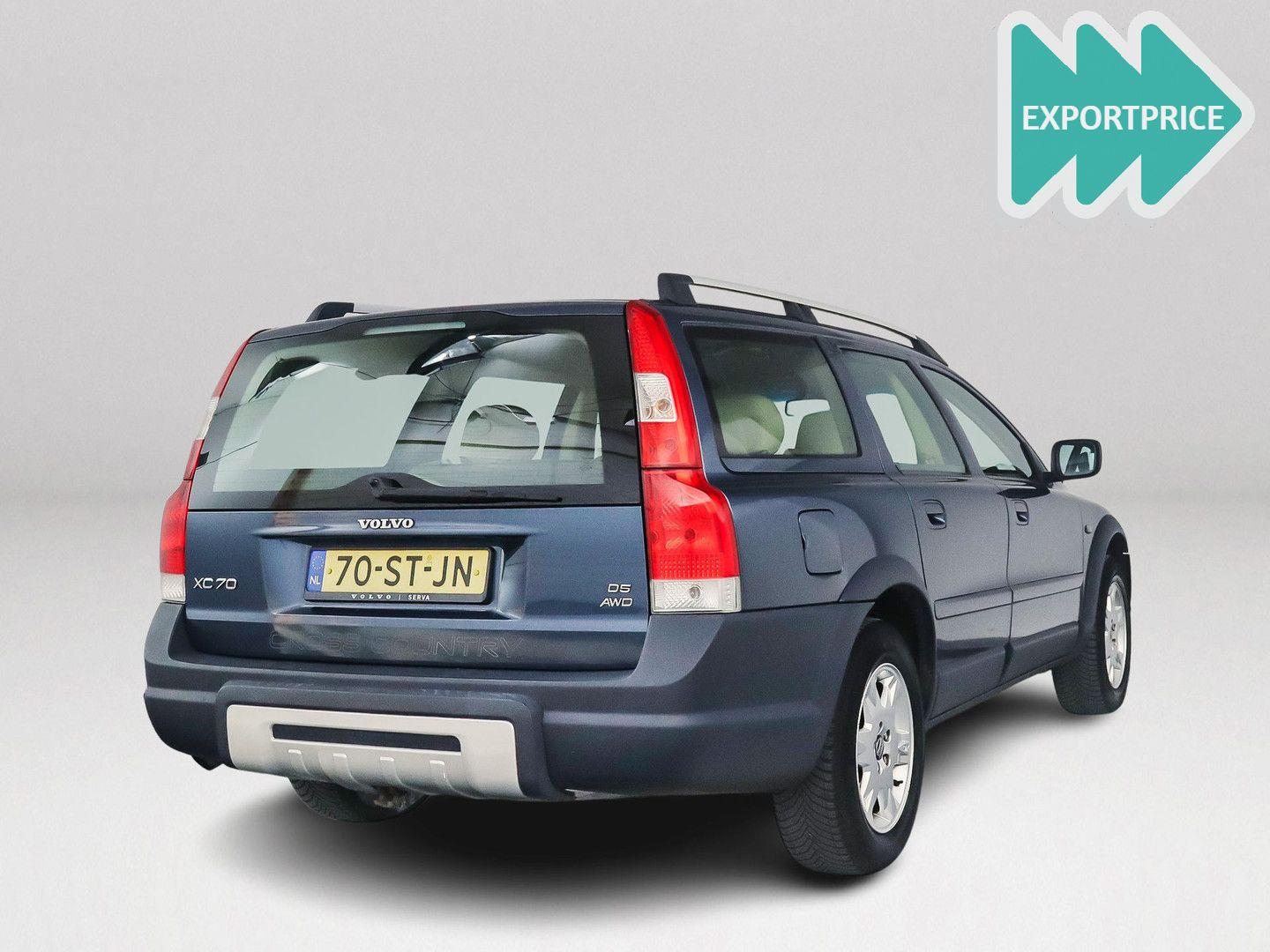 Volvo XC70 2006 — rear view