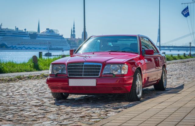 Mercedes-Benz E 320