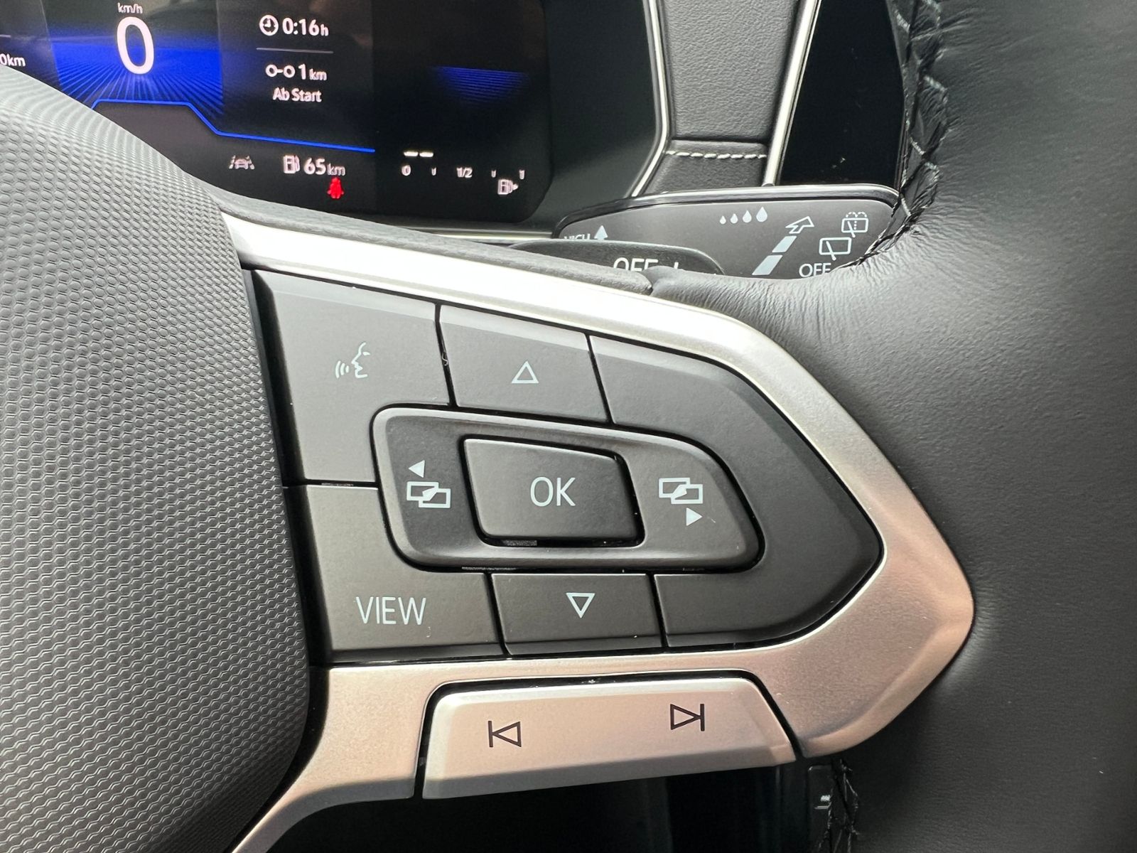 Fahrzeugabbildung Volkswagen T-Cross R-Line 1.5 TSI DSG *AHK, IQ.LIGHT, ACC,