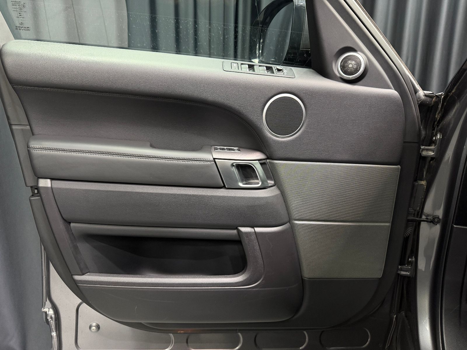 Fahrzeugabbildung Land Rover Range Rover Sport HSE|MERIDIAN|PANO|AHK|LUFT