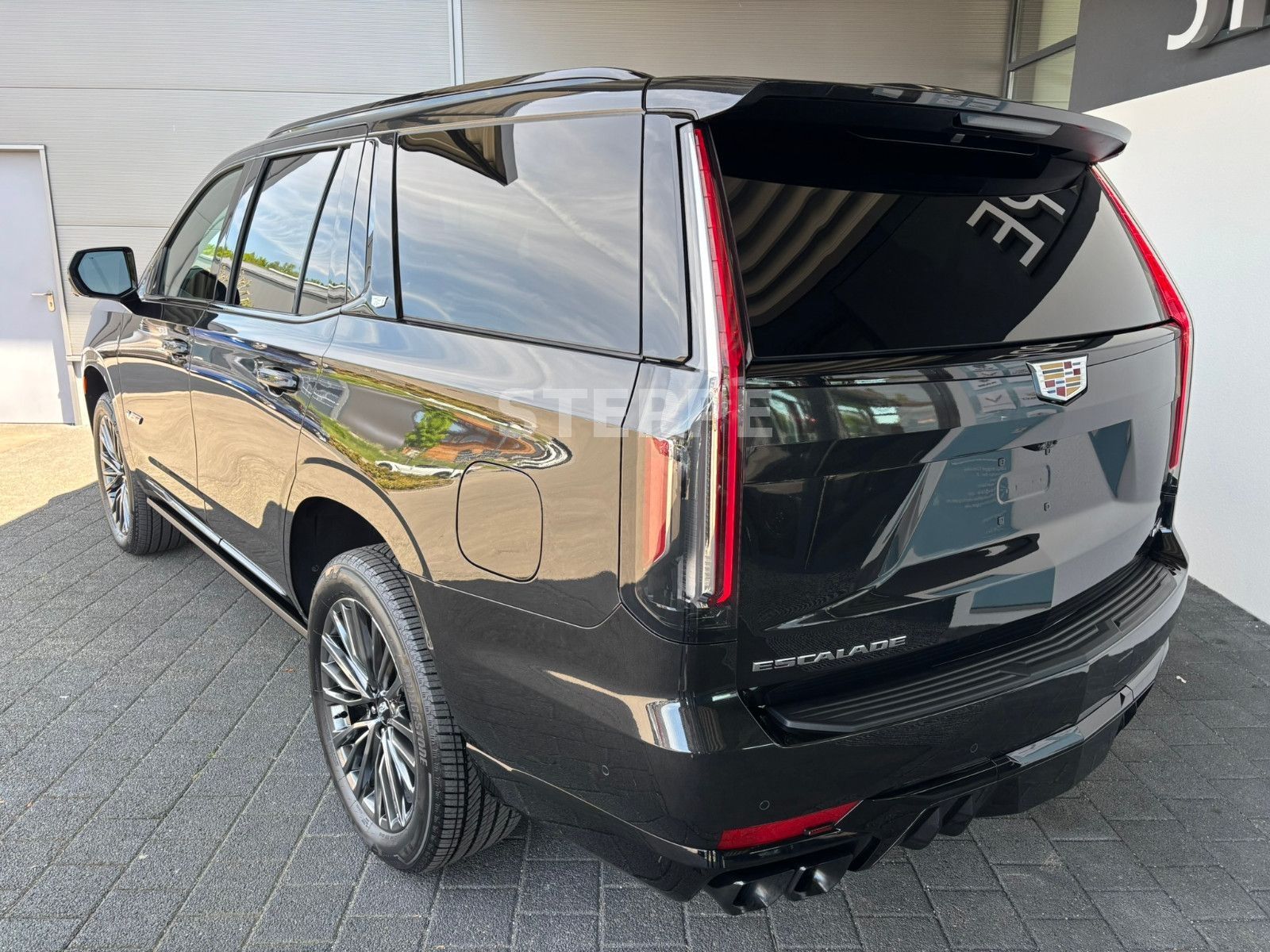 Cadillac Escalade V-Series 6.2 V8 Supercharged AWD