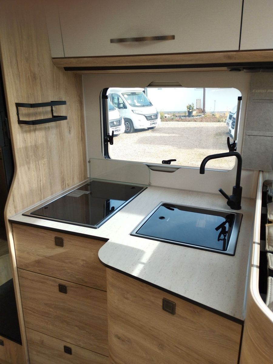 Fahrzeugabbildung Eura Mobil Profila T PT 695 EB Automatik, Mondial Pakete