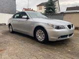 BMW 520 e 60 - BMW 520: E60
