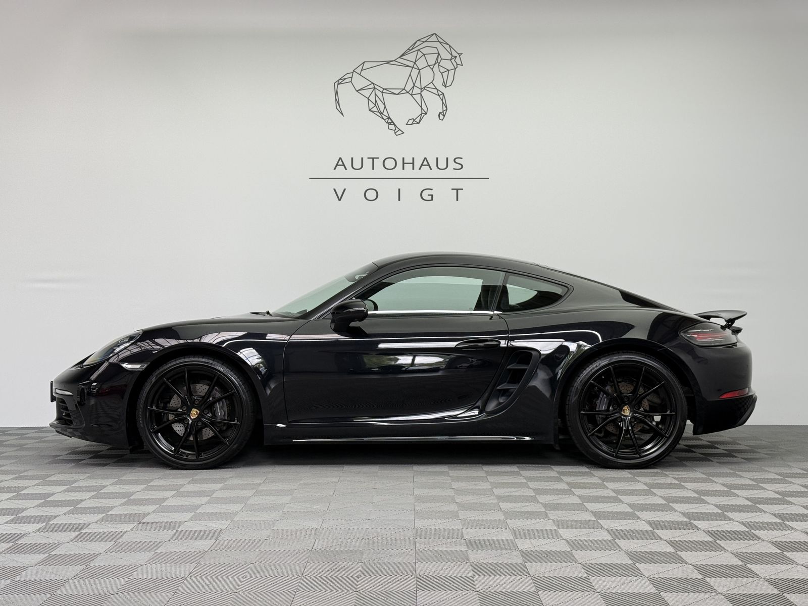 PORSCHE Cayman