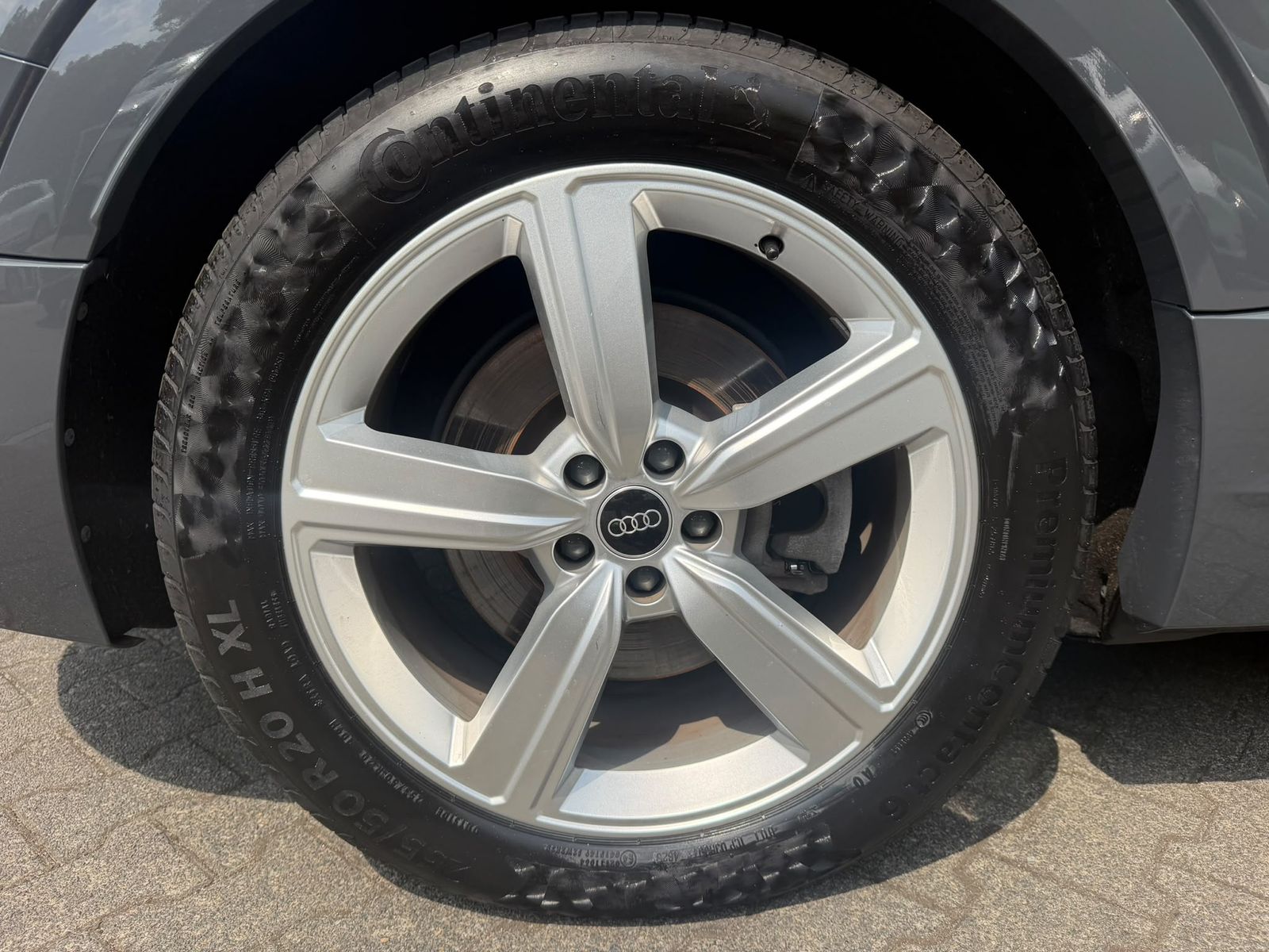 Fahrzeugabbildung Audi Q8 e-tron 55 QUAT 2X S LINE OPTIK BLACK+LUFT+AHK