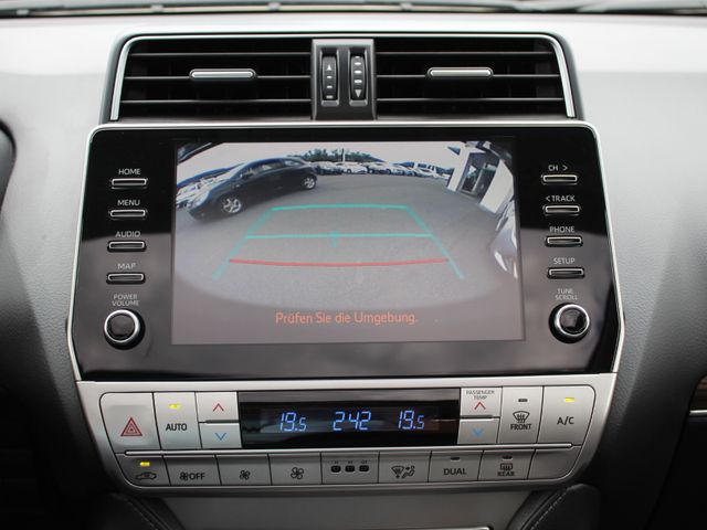 Land Cruiser 2,8 3-t. AHK*Leder*wenig Kilometer