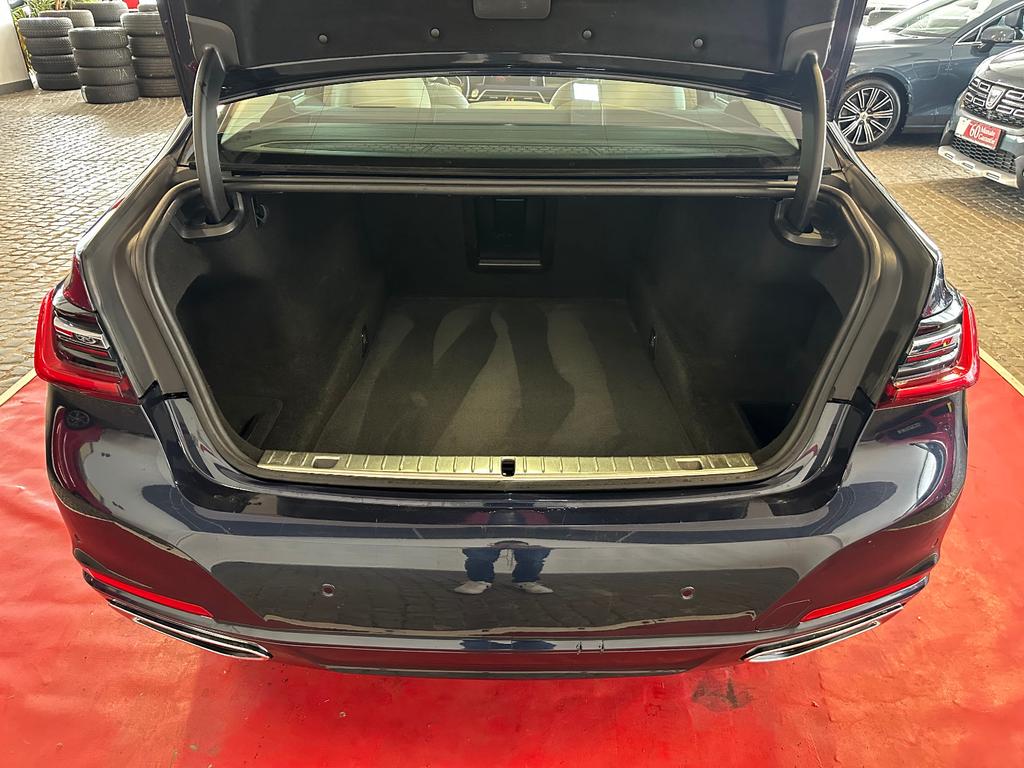 BMW 730