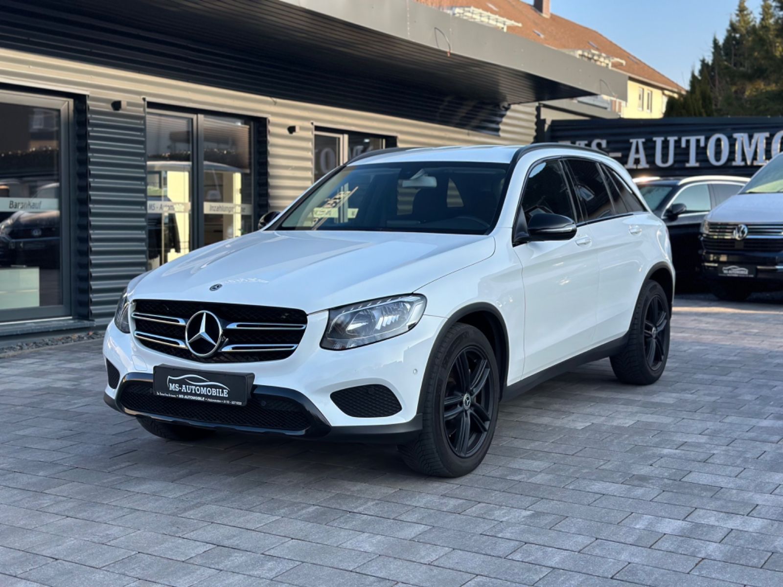 MERCEDES-BENZ GLC 250-4Matic-Night-Navi-Si.Hzg.-LED