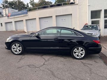 Mercedes E 200 - 2