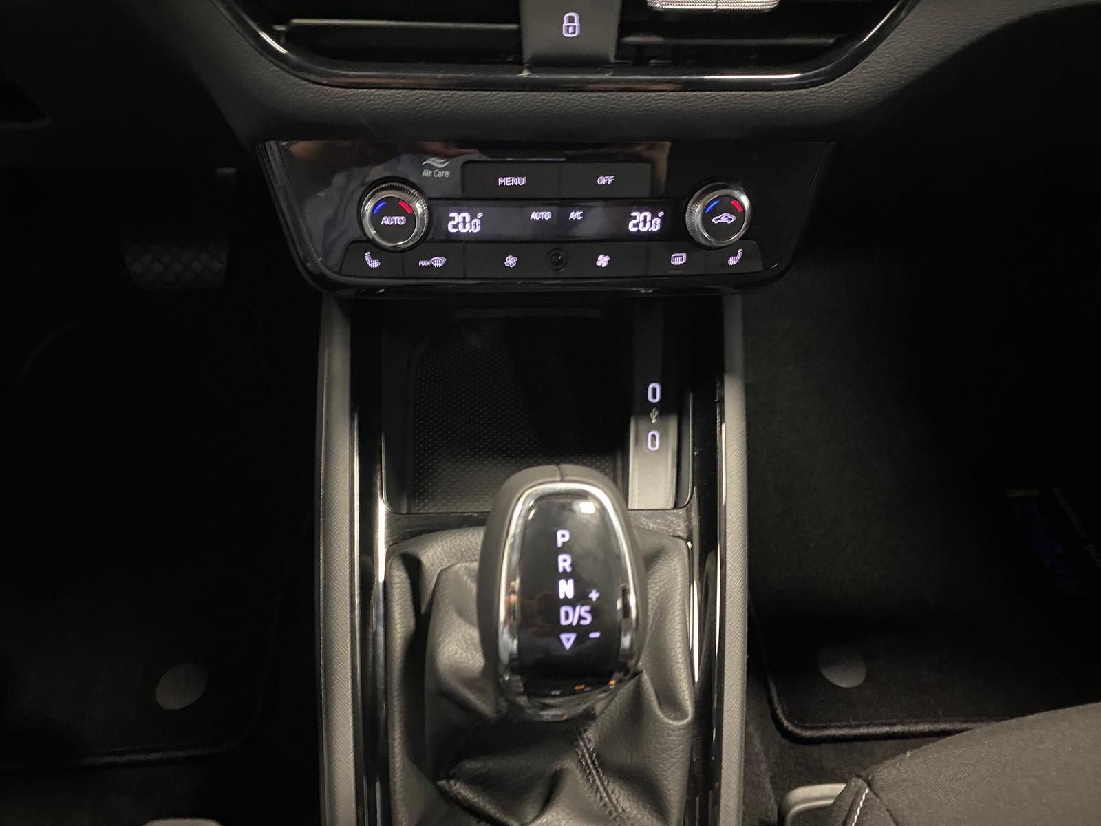 Fahrzeugabbildung SKODA Kamiq 1.0 TSI Selection AHK+APP+KLIMA+RFK+PDC+SI