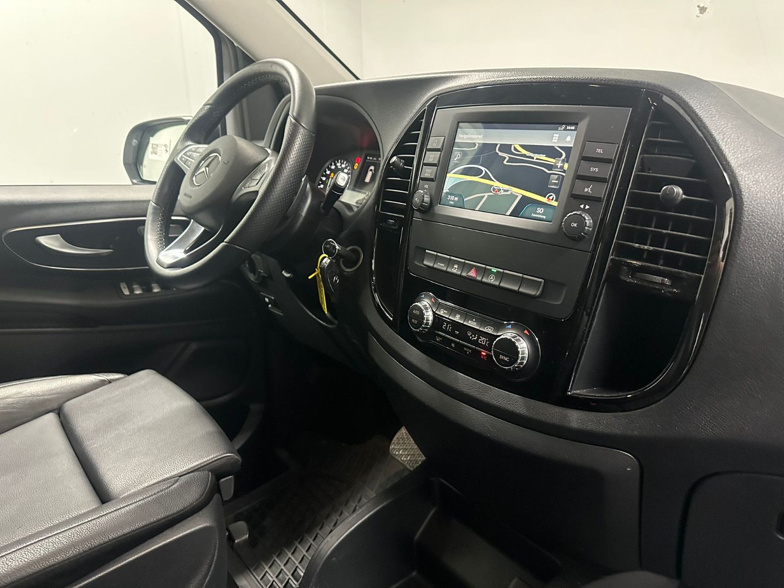 Fahrzeugabbildung Mercedes-Benz Vito 119CDI Tourer Lang EDITION*DISTRO*AHK*LED*