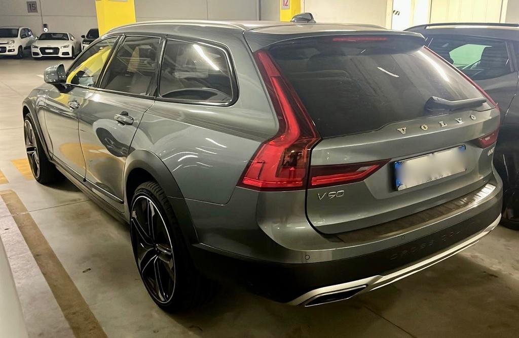 Volvo V90 Cross Country