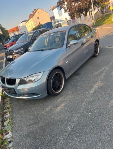 BMW 318i -