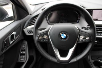 Fahrzeugabbildung BMW 118i Advantage Steptronic Temp. Navi LED PDC FSP