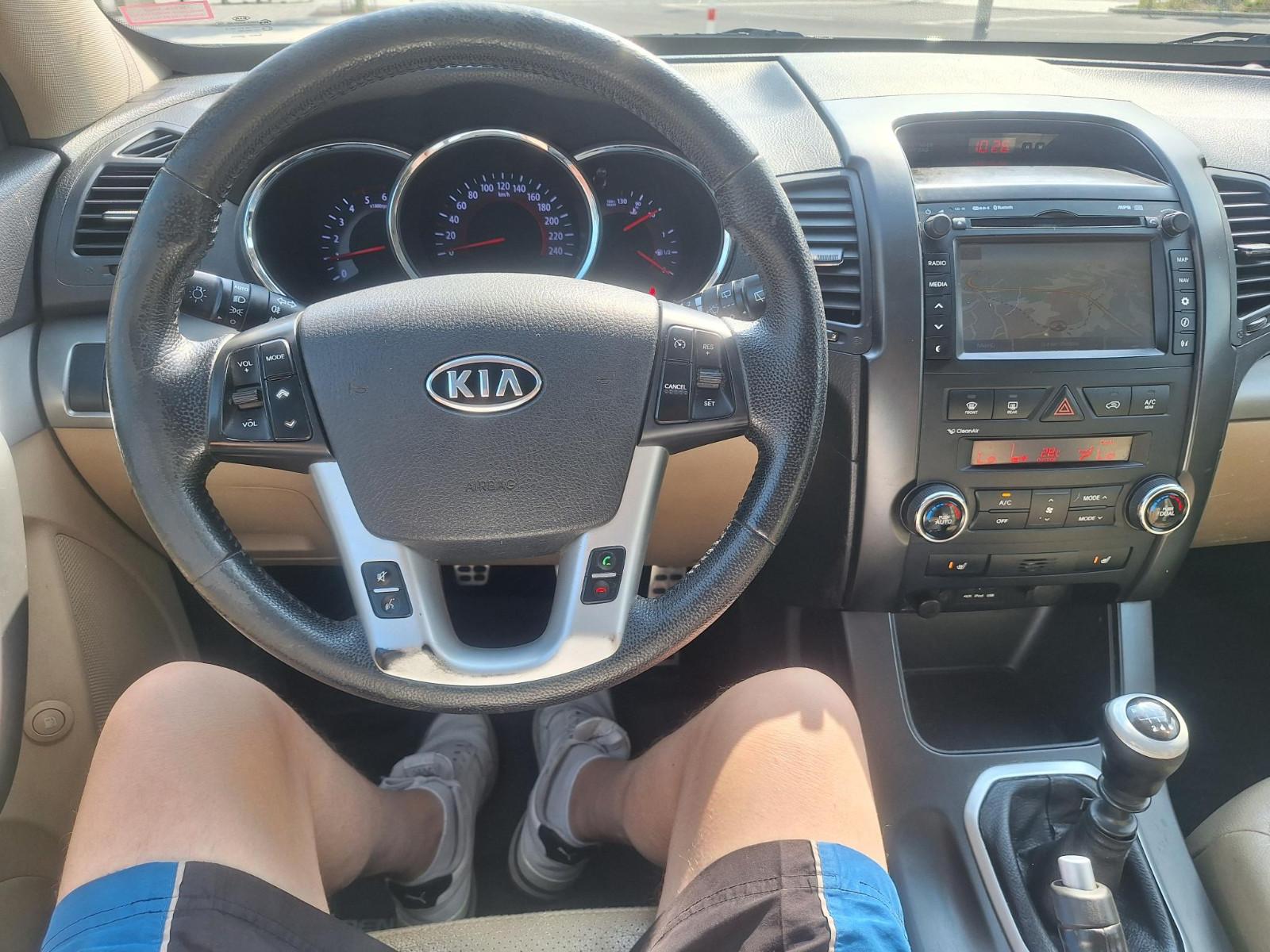 Kia Sorento 2012 — photo 16