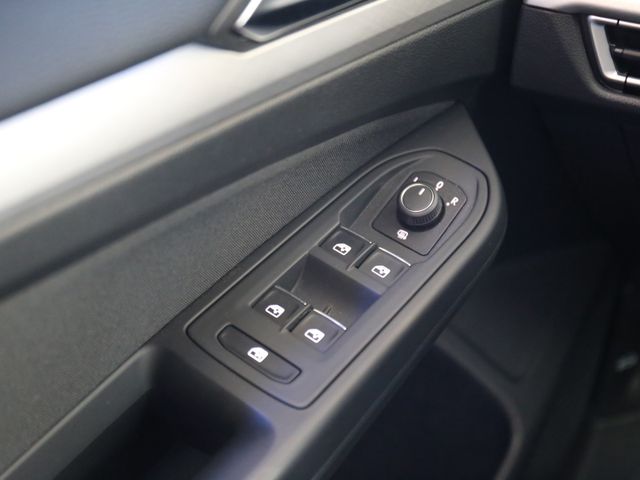 Volkswagen Golf Life 2.0TDI LED NAVIGATION PRO SHZ ACC APP