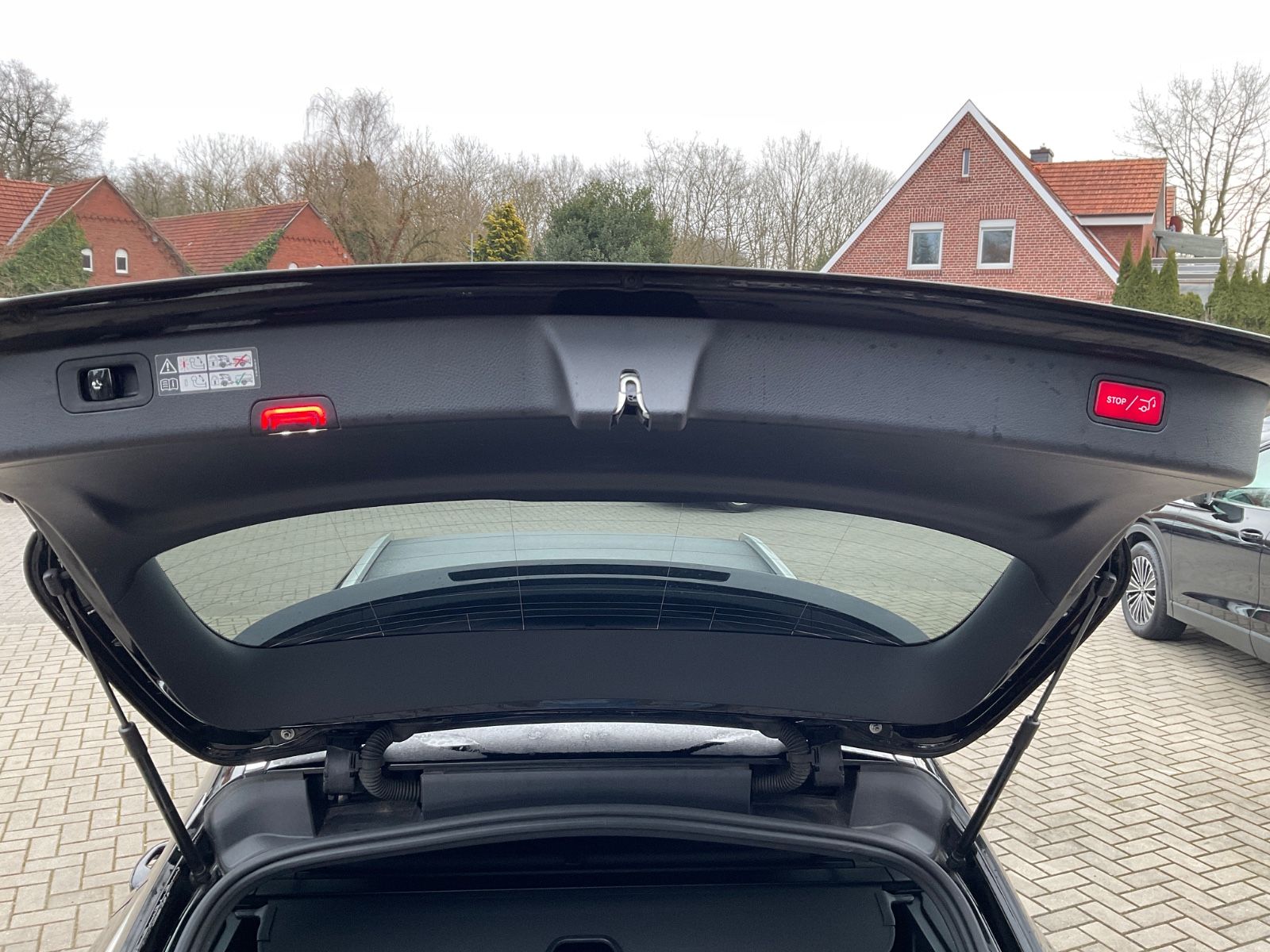 Fahrzeugabbildung Mercedes-Benz C 220 d T Autom,AMG,AHK,Kamera,Distronic