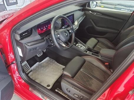 Fahrzeugabbildung SKODA Octavia Combi RS 4x4 CHALLENGE HEADUP pACC AHZV