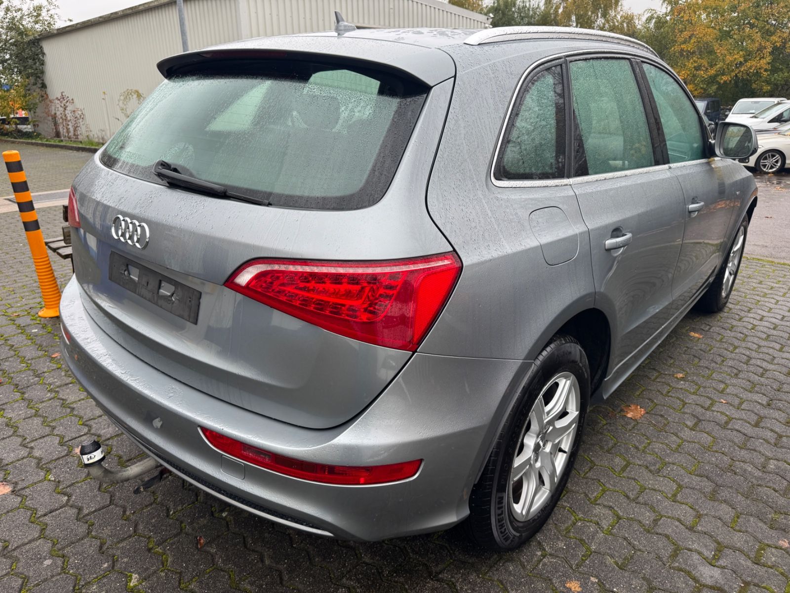 Fahrzeugabbildung Audi Q5 2.0 TDI quattro S Line Leder+Navi+Xenon